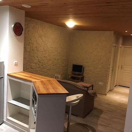 Gite Aux Aspres Logement De 65M² Fontcouverte  Exterior photo